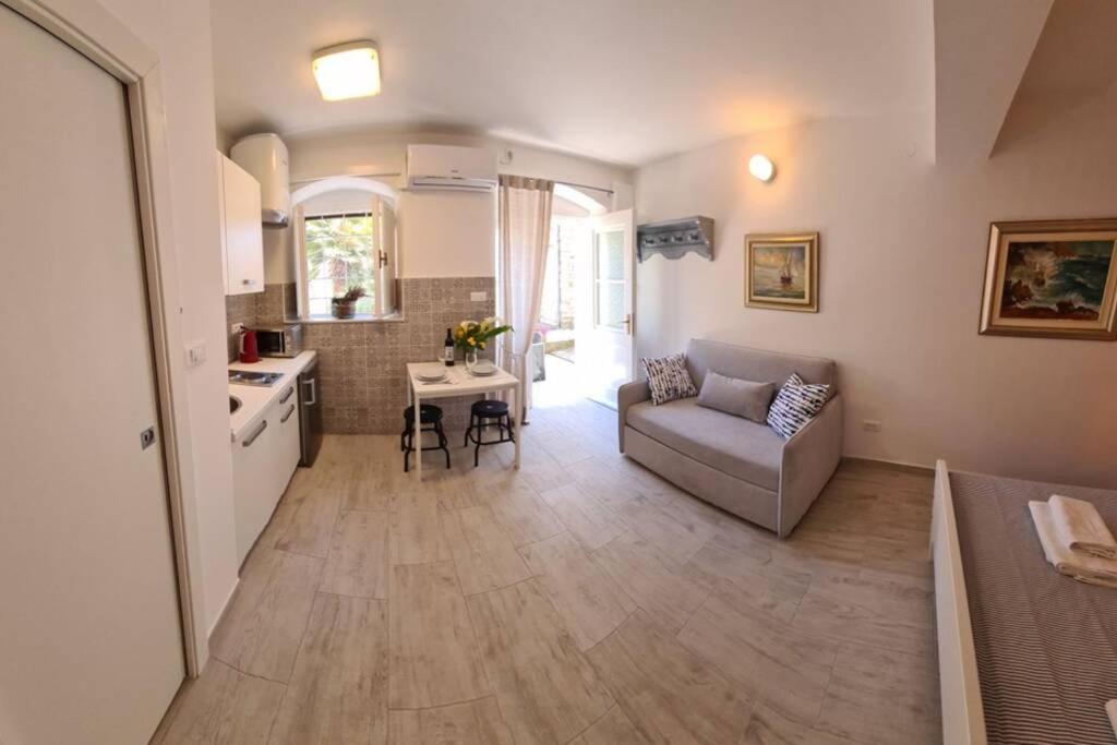 Studio Apartment Marella Вис Экстерьер фото