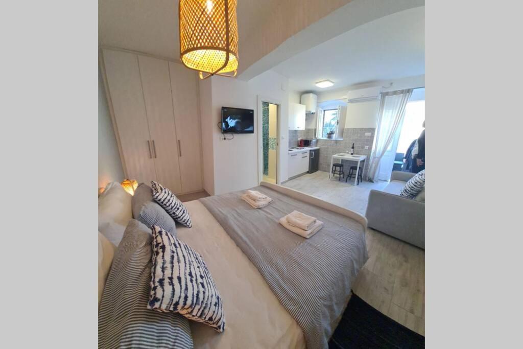 Studio Apartment Marella Вис Экстерьер фото